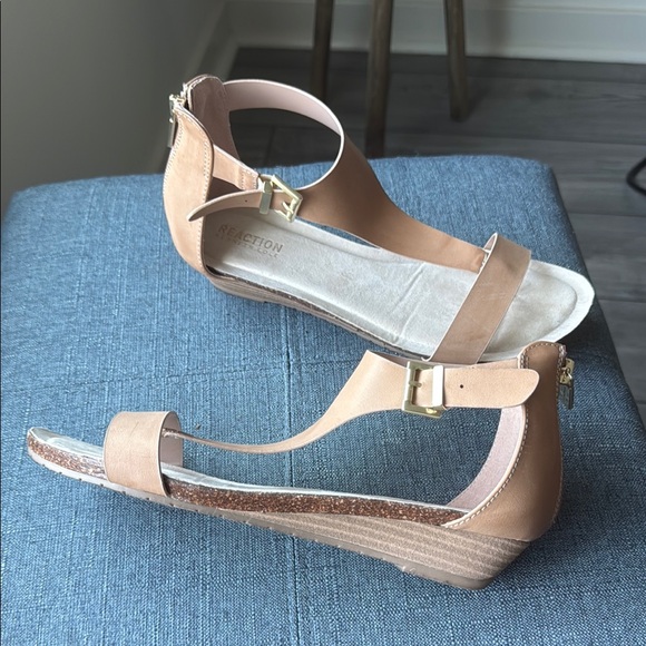 Kenneth Cole Reaction Tan Sandals Minimalist Design - Picture 5 of 5